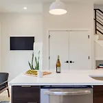 Stunning New Build In East Nash Minutes To Broadway The Stage By Avantstay * Nashville