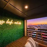 Holiday home Luxe Pool Hot Tub & Game Downtown