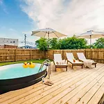 Luxe Pool Hot Tub & Game Downtown Nashville
