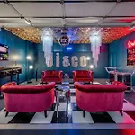 Holiday home Disco Themed Hot Tub & Rooftop Decks In