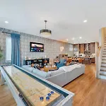 Rooftop Deck & Shuffleboard Bbq Near Downtown