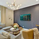 Rooftop Deck 2 Car Garage Near Downtown Nashville