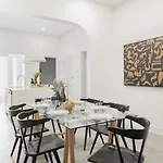 Sleeps 28 2 Units Near Dt Nashville Outrider By Avantstay