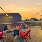 Rooftop Deck Grill Ping Pong Near Downtown Nashville