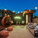 Dual Homes Rooftop Deck In Downtown Nashville