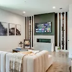 Dual Homes Rooftop Deck In Downtown Nashville