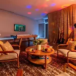 Skyline Views With Double Rooftop Deck & Game *