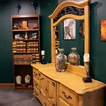Broadway 4br 2bth 2500sf Art Gallery And Steam Nashville