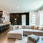 Dual Homes Rooftop Deck In Downtown Holiday home *