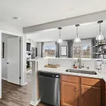 Riverfront Charm - A Scenic Downtown For 6 Holiday home *