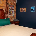 Holiday home Broadway Penthouse 4br 3bth 2500 Sf