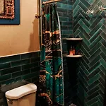 Broadway Penthouse 4br 3bth 2500 Sf