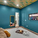 Holiday home Disco Themed Hot Tub & Rooftop Decks In