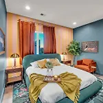 Holiday home Disco Themed Hot Tub & Rooftop Decks In
