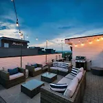 Holiday home Rooftop Deck & Shuffleboard Bbq Near Downtown Nashville