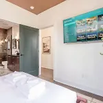 Luxe 4br Retreat With Rooftop Fire Pit & Garage * Nashville