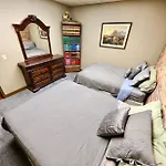 Broadway 4br 2bth 2500sf Art Gallery And Steam *