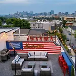 Holiday home Rooftop Deck & Shuffleboard Bbq Near Downtown Nashville