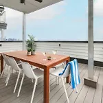 Rooftop Downtown Views - Bluebird Karaoke * Nashville