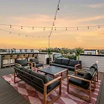 Holiday home Disco Themed Hot Tub & Rooftop Decks In