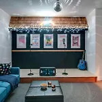 Rooftop Downtown Views - Bluebird Karaoke Holiday home *