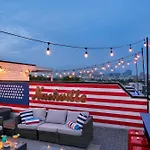 Rooftop Deck & Shuffleboard Bbq Near Downtown * Nashville