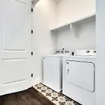 Taylor Swift Inspired Hot Tub Rooftop Deck Views Holiday home Nashville