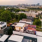 Rooftop Deck & Shuffleboard Bbq Near Downtown * Nashville