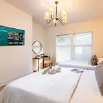 Skyline Views With Double Rooftop Deck & Game *