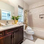 Skyline Views With Double Rooftop Deck & Game * Nashville