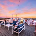 Taylor Swift Inspired Hot Tub Rooftop Deck Views *