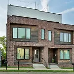 Holiday home Rooftop Deck & Shuffleboard Bbq Near Downtown