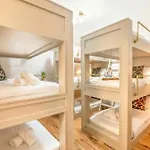 Skyline Views With Double Rooftop Deck & Game Holiday home *