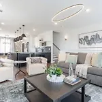 Luxe 4br Retreat With Rooftop Fire Pit & Garage * Nashville