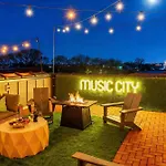 Skyline Views With Double Rooftop Deck & Game * Nashville