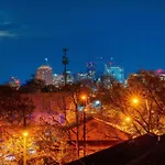 Skyline Views With Double Rooftop Deck & Game Holiday home Nashville