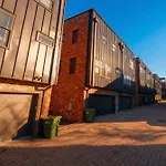 Holiday home Skyline Views With Double Rooftop Deck & Game Nashville