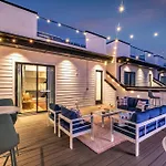 Taylor Swift Inspired Hot Tub Rooftop Deck Views Holiday home Nashville
