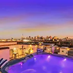 Taylor Swift Inspired Hot Tub Rooftop Deck Views Holiday home *