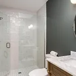 The Nomad 4 Studio Buyout 16 Guests In Hillsboro