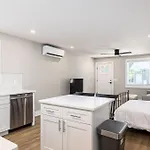 24-guest Retreat The Nomad: X2 1br X4 Apartment Nashville
