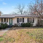 Cozy Gem In 12 South Holiday home *