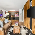 Cozy By Music Row, Walk To Restaurants And Bars Holiday home