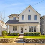 Modern House By Downtown With Garage And Fenced-in Yard Holiday home Nashville