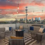 View Only 1 Mile To Downtown With Garage And Rooftop