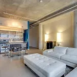 Floor Living 1br 30 Day Min With Rooftop Deck * Nashville