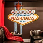 Private With Rooftop Game Near Downtown Holiday home Nashville