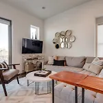 The Skyline Social - Retreat & Private Rooftop