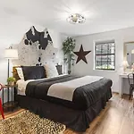 Cozy Condo By Music Row, Walk To Restaurants And Bars