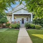 Walk To 12 South And Restaurants With Garage And Golf Simulator